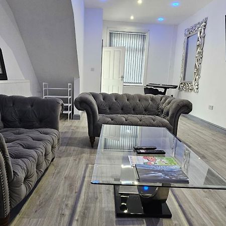Luxury Four Bedroom House Bradford  Buitenkant foto