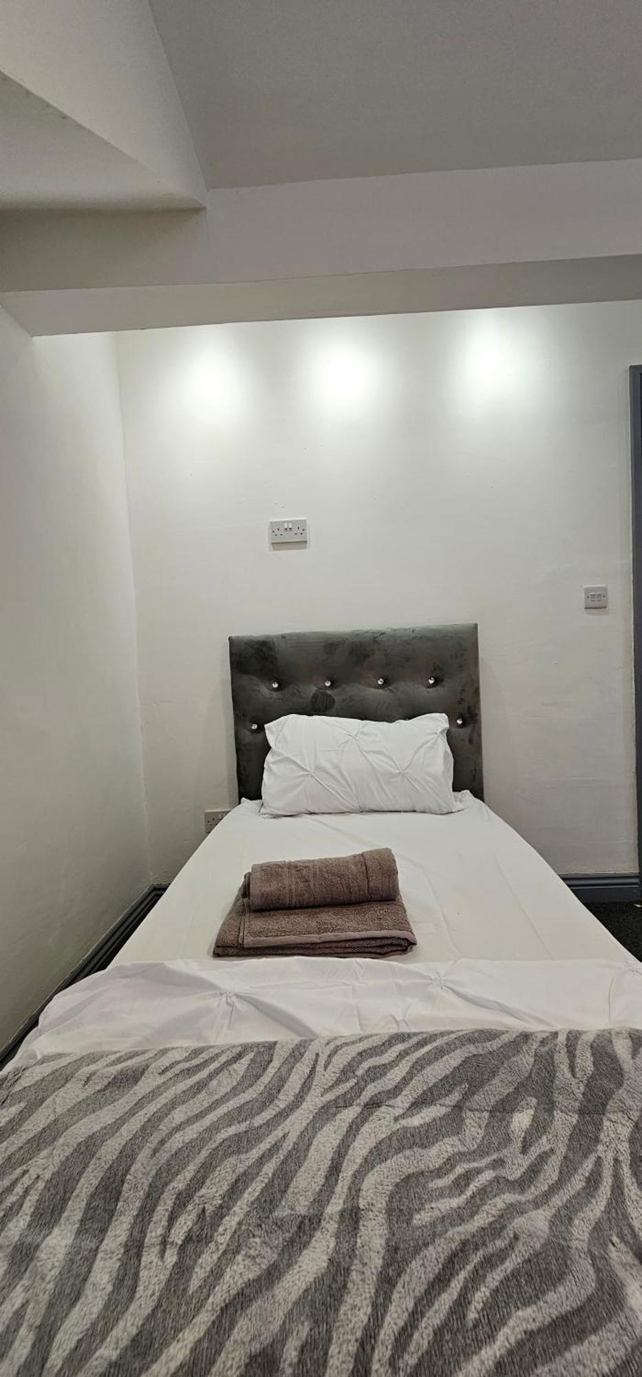 Luxury Four Bedroom House Bradford  Buitenkant foto